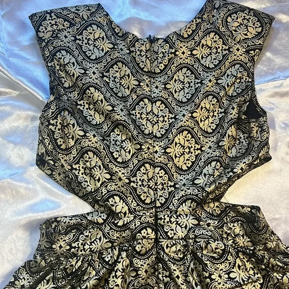 Gold Metallic Mini Cocktail Dress - Picture 12 of 17